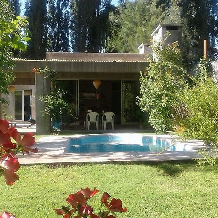 Casa Los Cerezos En Chacras De Coria Exterior photo